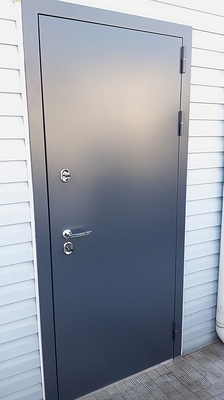Уличная техническая дверь